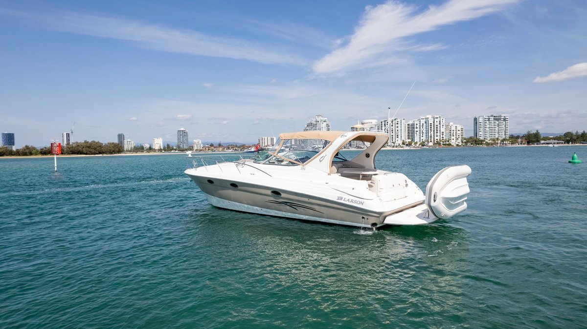 Larson Cabrio 370