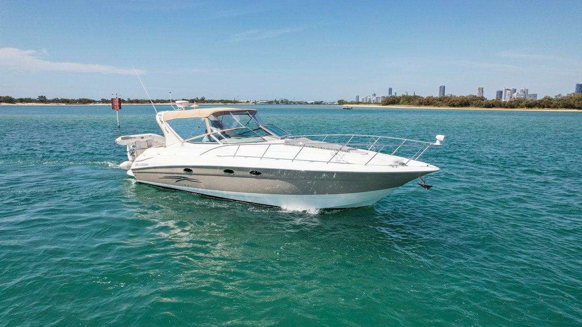 Larson Cabrio 370