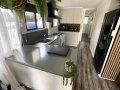 Nerve Tonic. Immaculate, 2 Decked, 3 Bed Houseboat