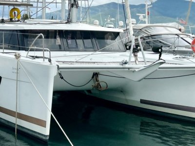 Fountaine Pajot Lucia 40