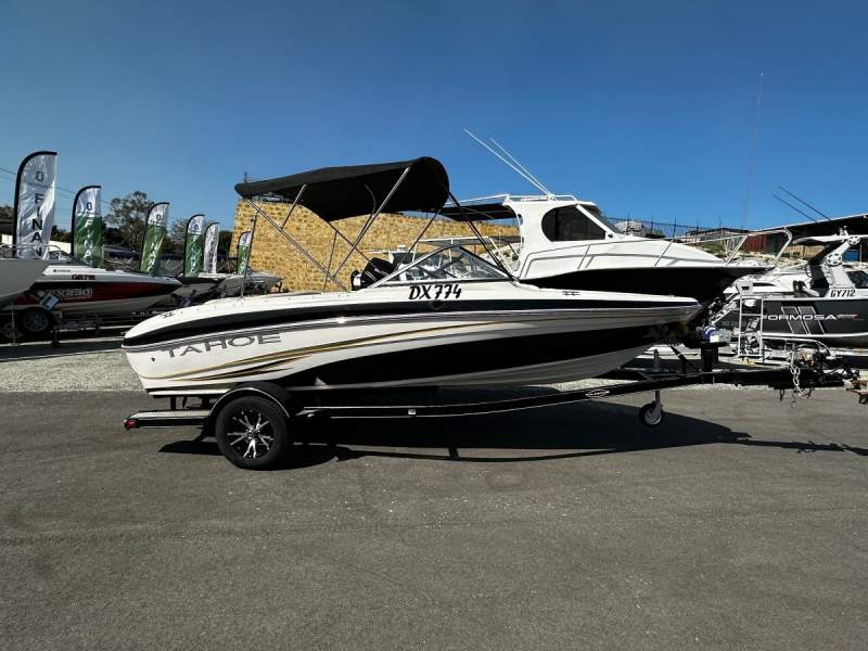 Tahoe Q5i 2008 MODEL NEAT AND CLEAN V6 MERCRUISER