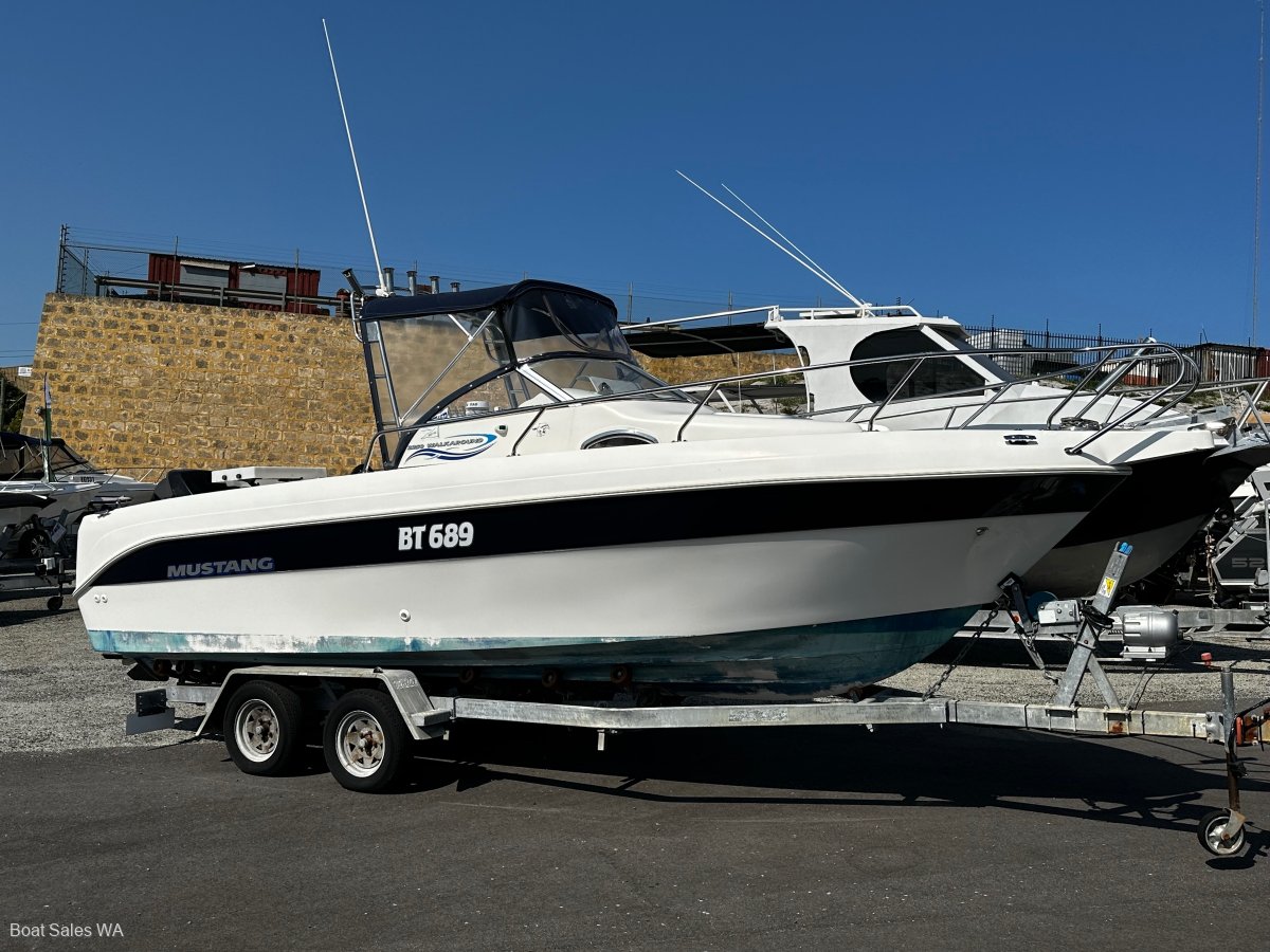 Mustang 2250 Walkaround 2003 Model Neat 225hp 4 stroke Motor 470hrs