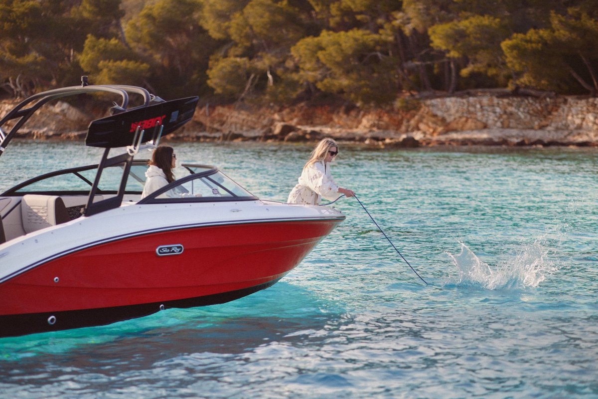 Sea Ray 210 SPX