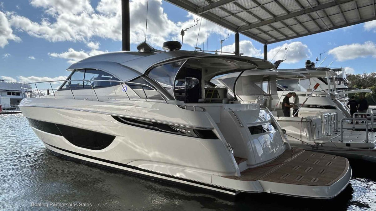 New Riviera 4600 Sport Yacht Platinum Edition:Riviera-4600-Sport-Yacht-Platinum-Edition-Hamilton-Island_-Gold-Coast