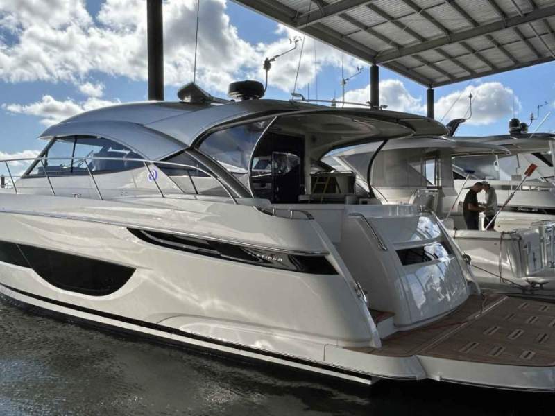 Riviera 4600 Sport Yacht Platinum Edition