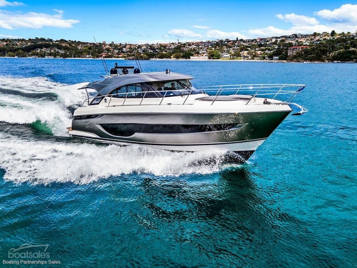 Riviera 4600 Sport Yacht Platinum Edition