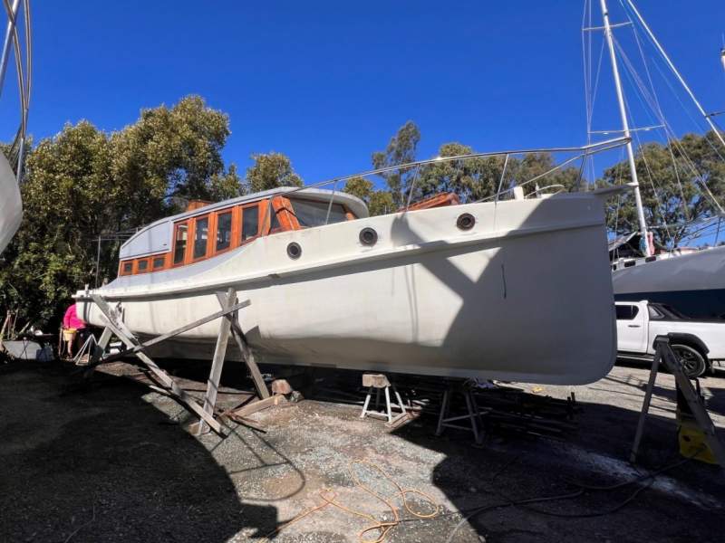 Holmes 38 Timber Bay Cruiser - Polyana