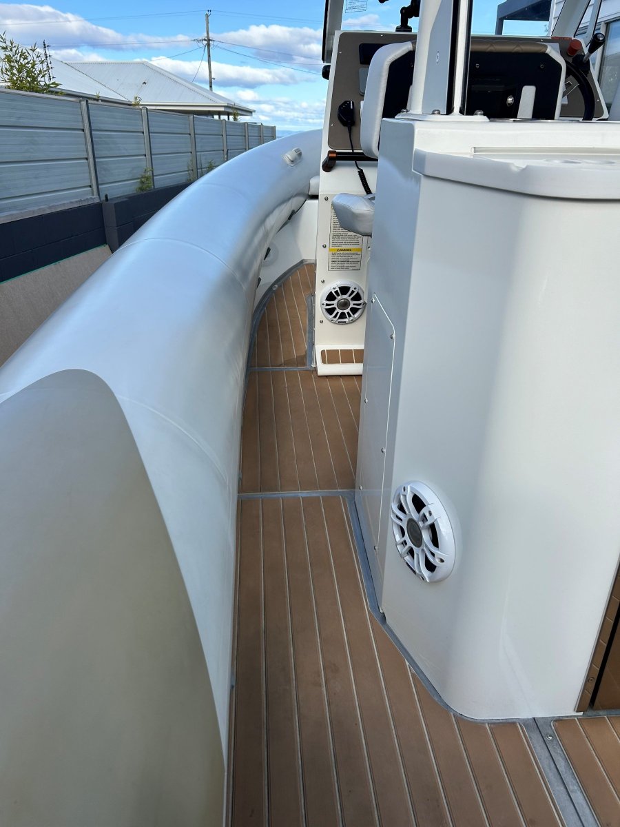Sealegs Amphibious 7.5 RIB , 200 HP Yamaha