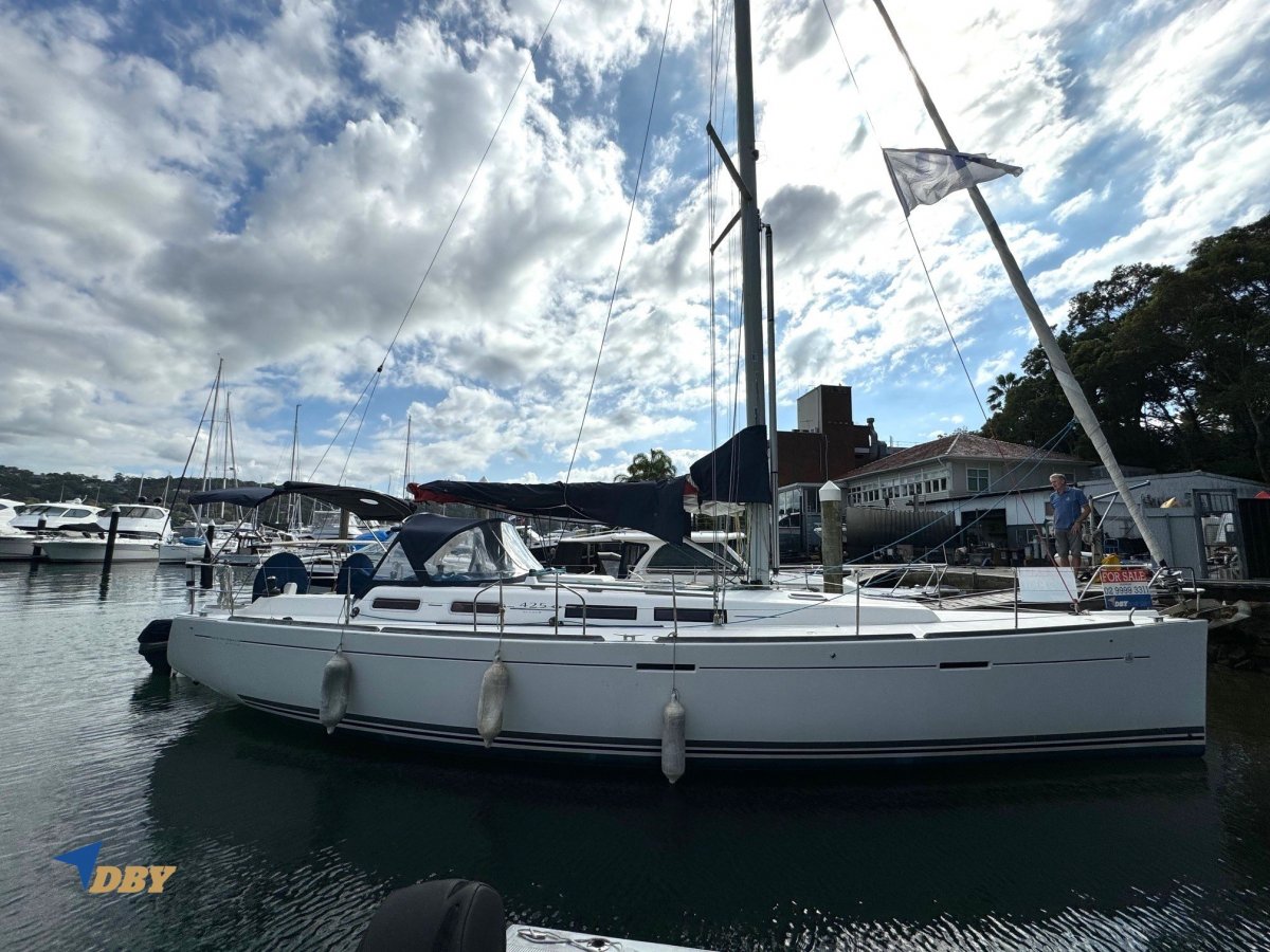 Dufour Grand Large 425