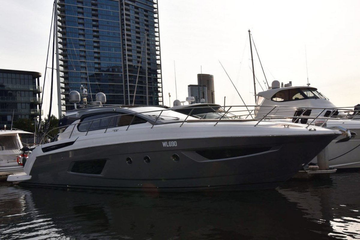 Azimut Atlantis 50 - WITH TENDER GARAGE