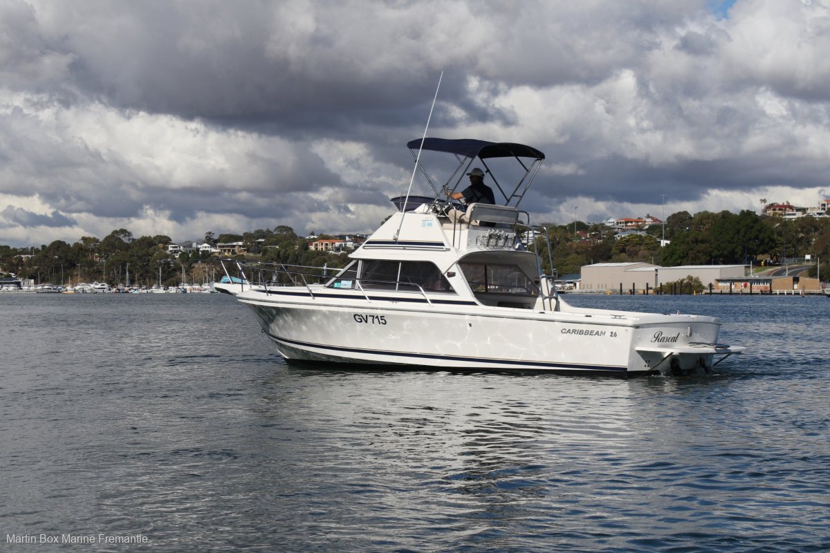 Bertram Caribbean 26 Flybridge with Twin Mercruiser 220Hp V6