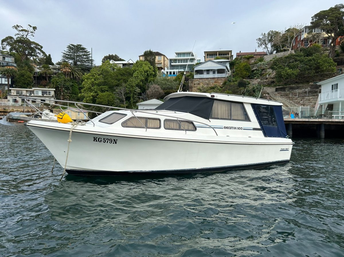 CruiseCraft Executive 800 Sedan