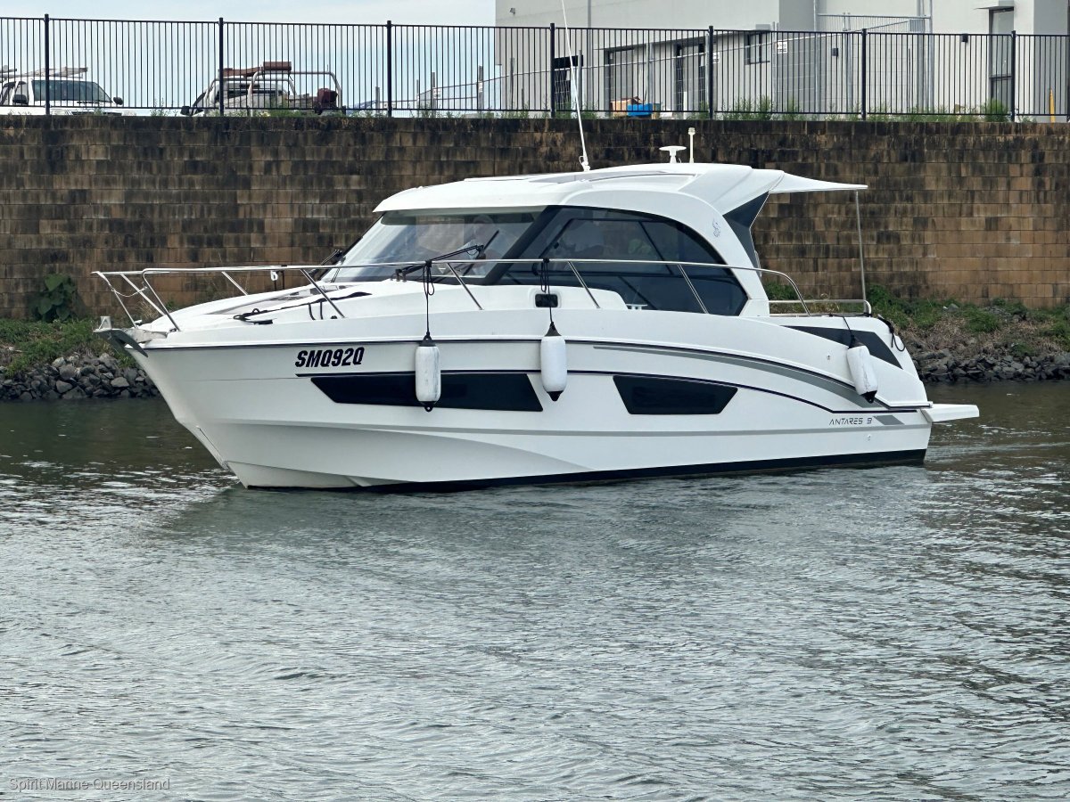 Beneteau Antares 9.0 OB
