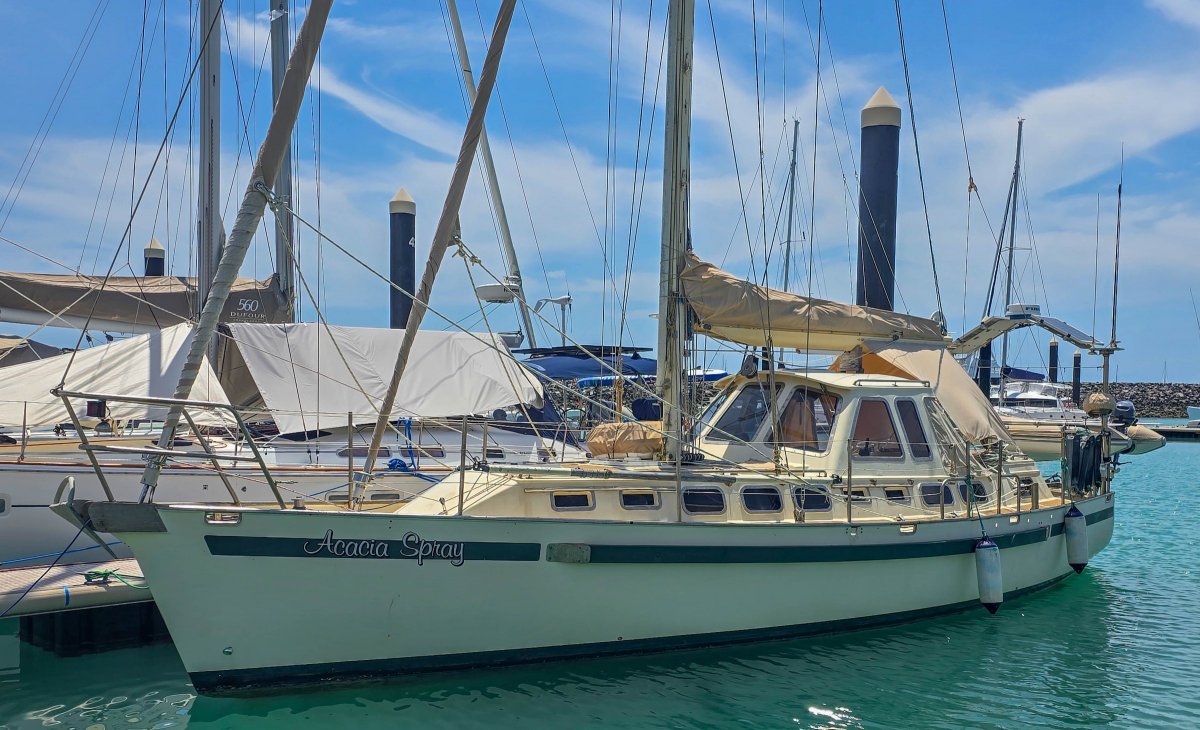 Radford 40 Centre Cockpit Cruising Yacht