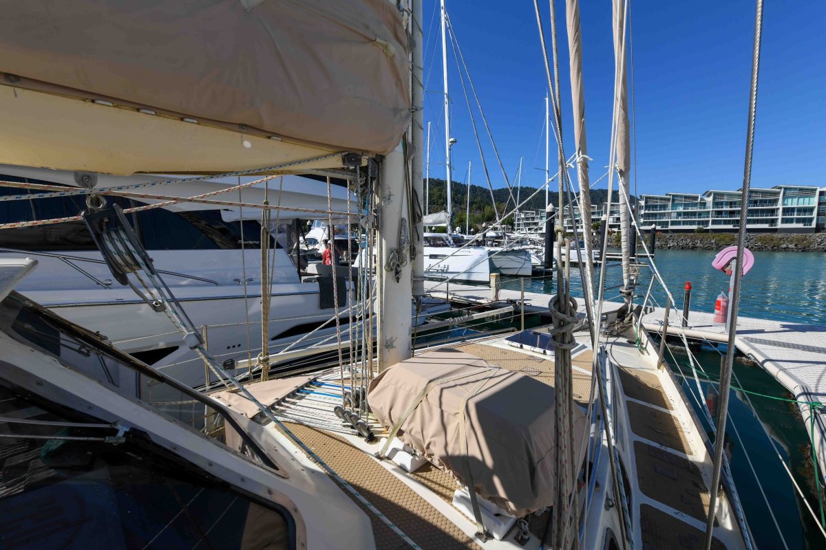 Radford 40 Centre Cockpit Cruising Yacht