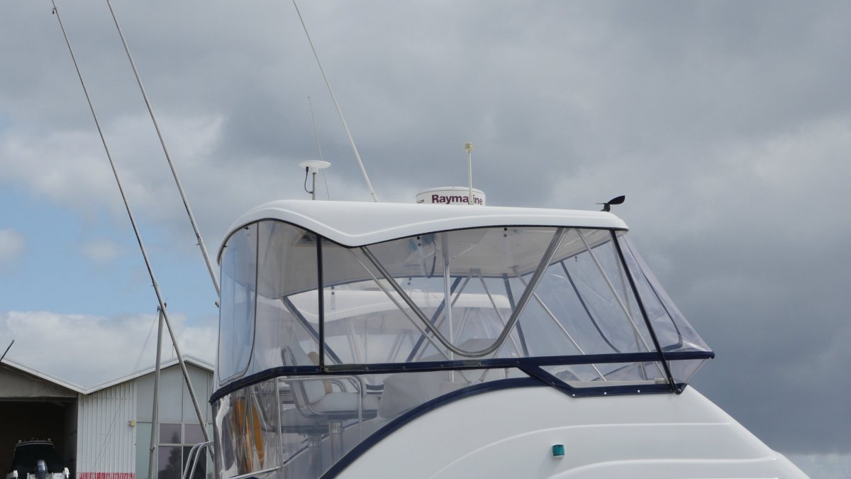  Caribbean 35 Flybridge Cruiser Boat Brokers of Tasmania