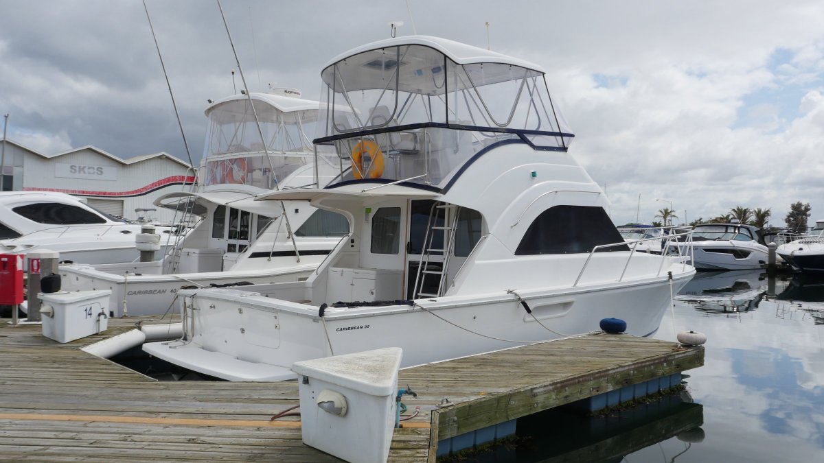  Caribbean 35 Flybridge Cruiser Boat Brokers of Tasmania