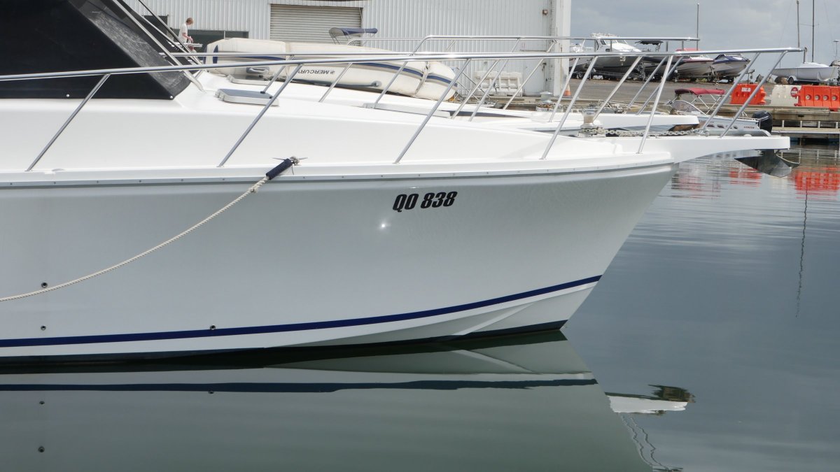  Caribbean 35 Flybridge Cruiser Boat Brokers of Tasmania