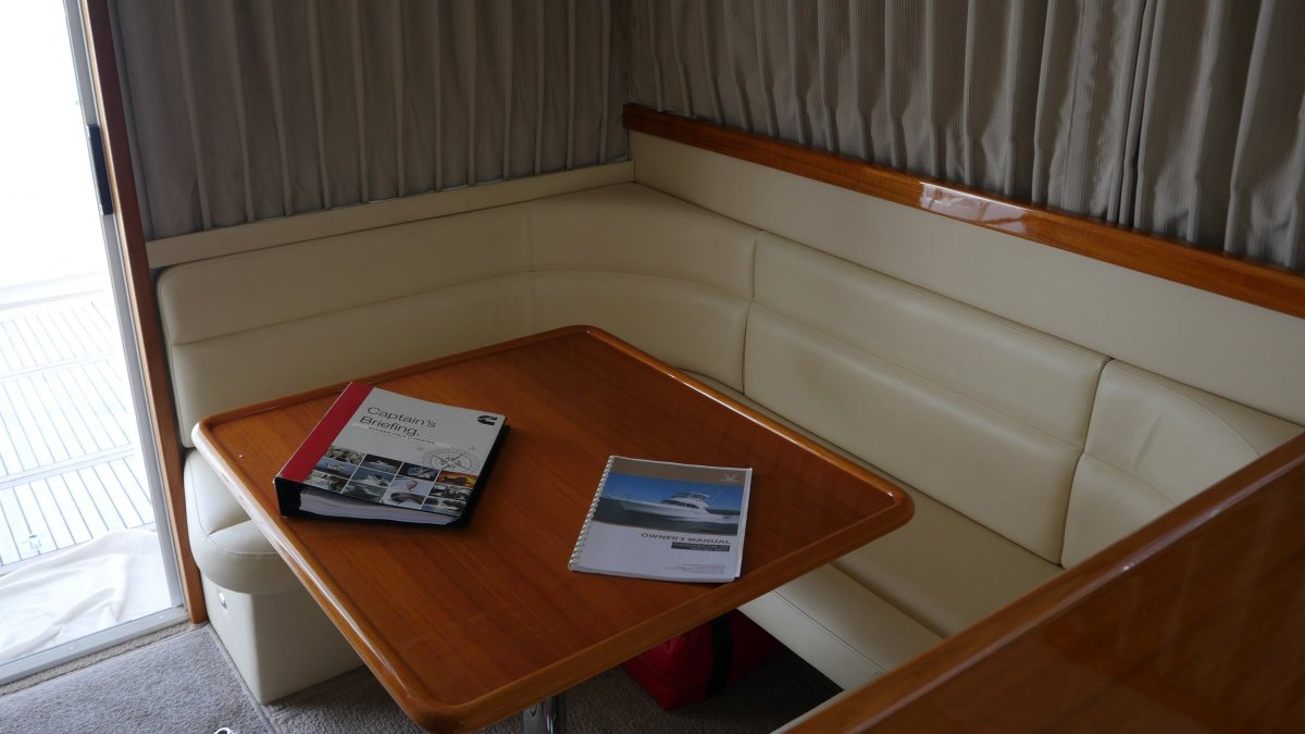 Caribbean 35 Flybridge Cruiser Boat Brokers of Tasmania