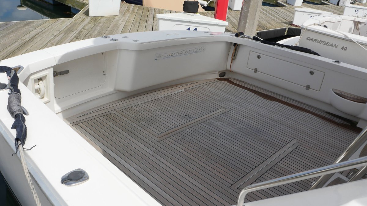  Caribbean 35 Flybridge Cruiser Boat Brokers of Tasmania