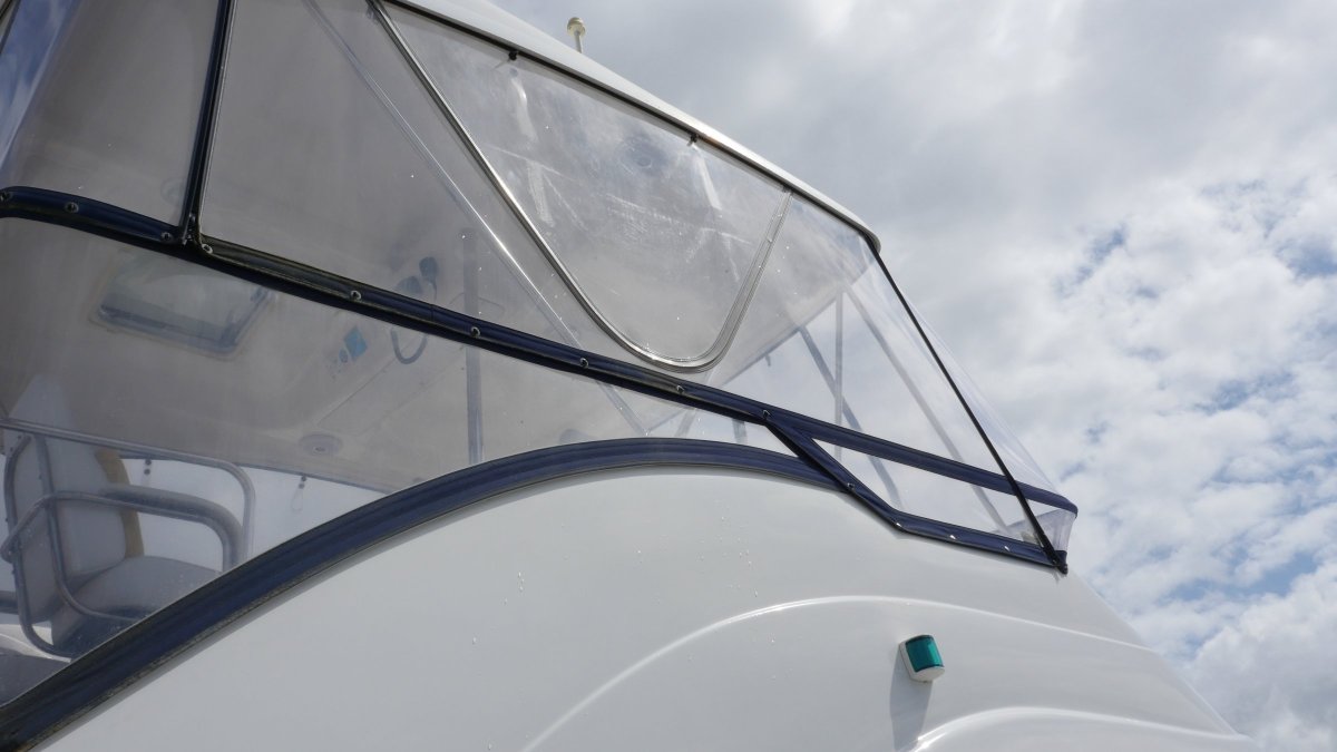  Caribbean 35 Flybridge Cruiser Boat Brokers of Tasmania