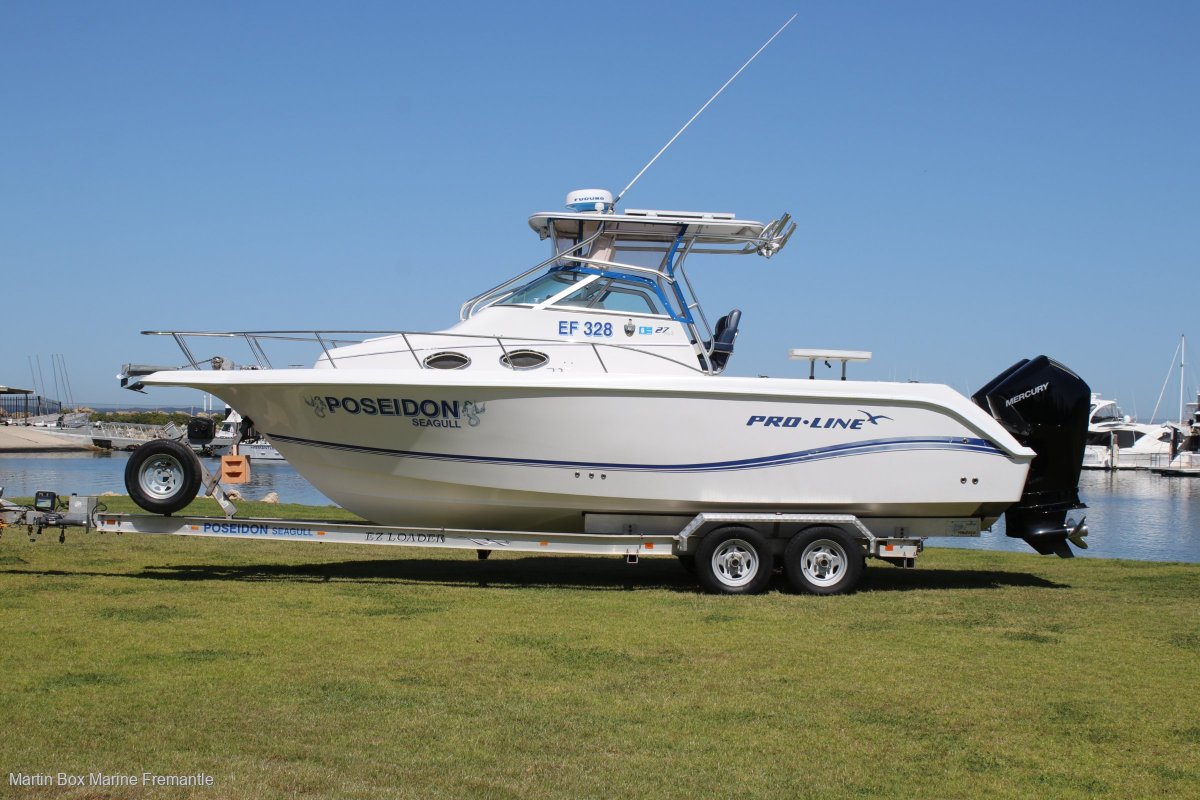 Pro-line 27 Walk with 2019 Mercury 200 Hp Outboards