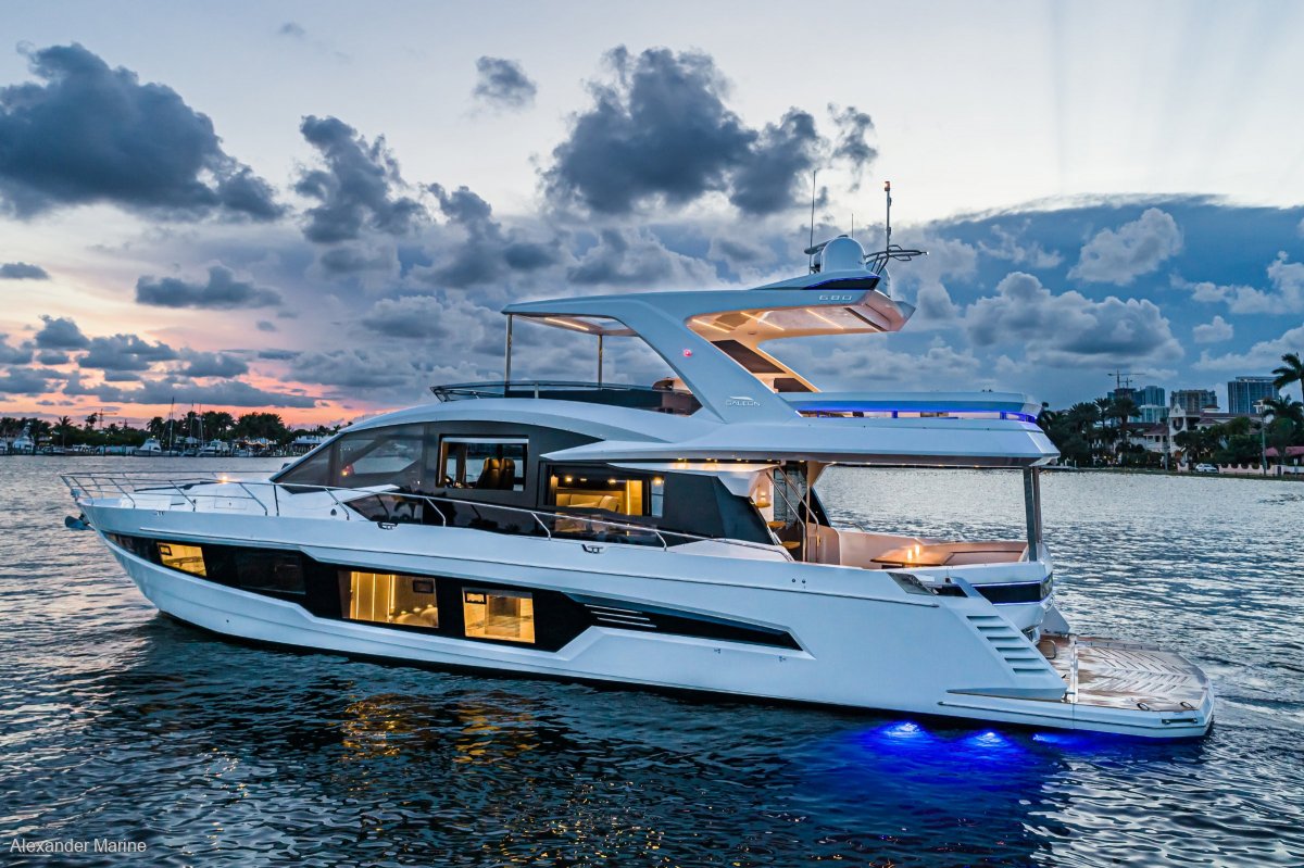Galeon 680 Fly