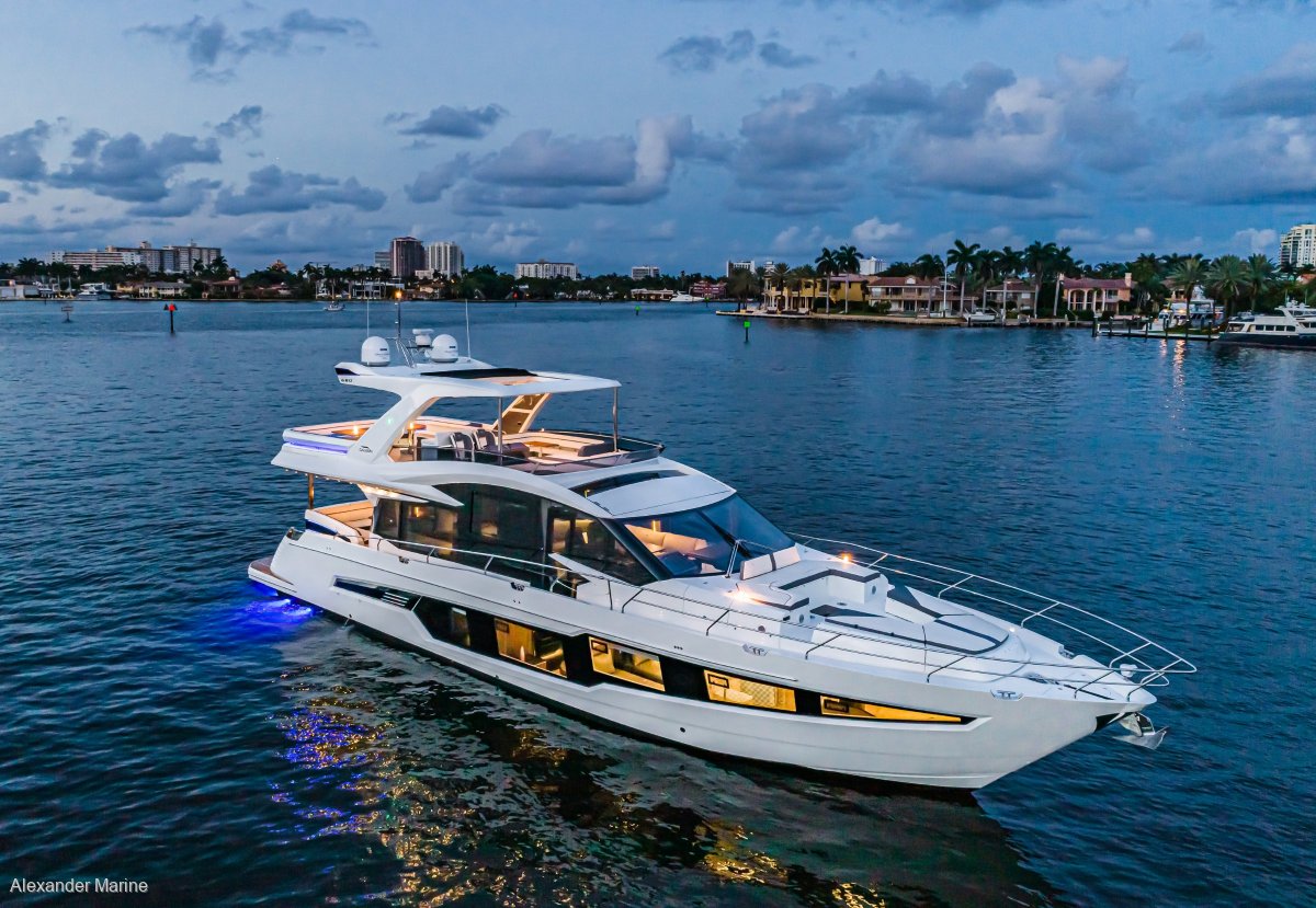 Galeon 680 Fly