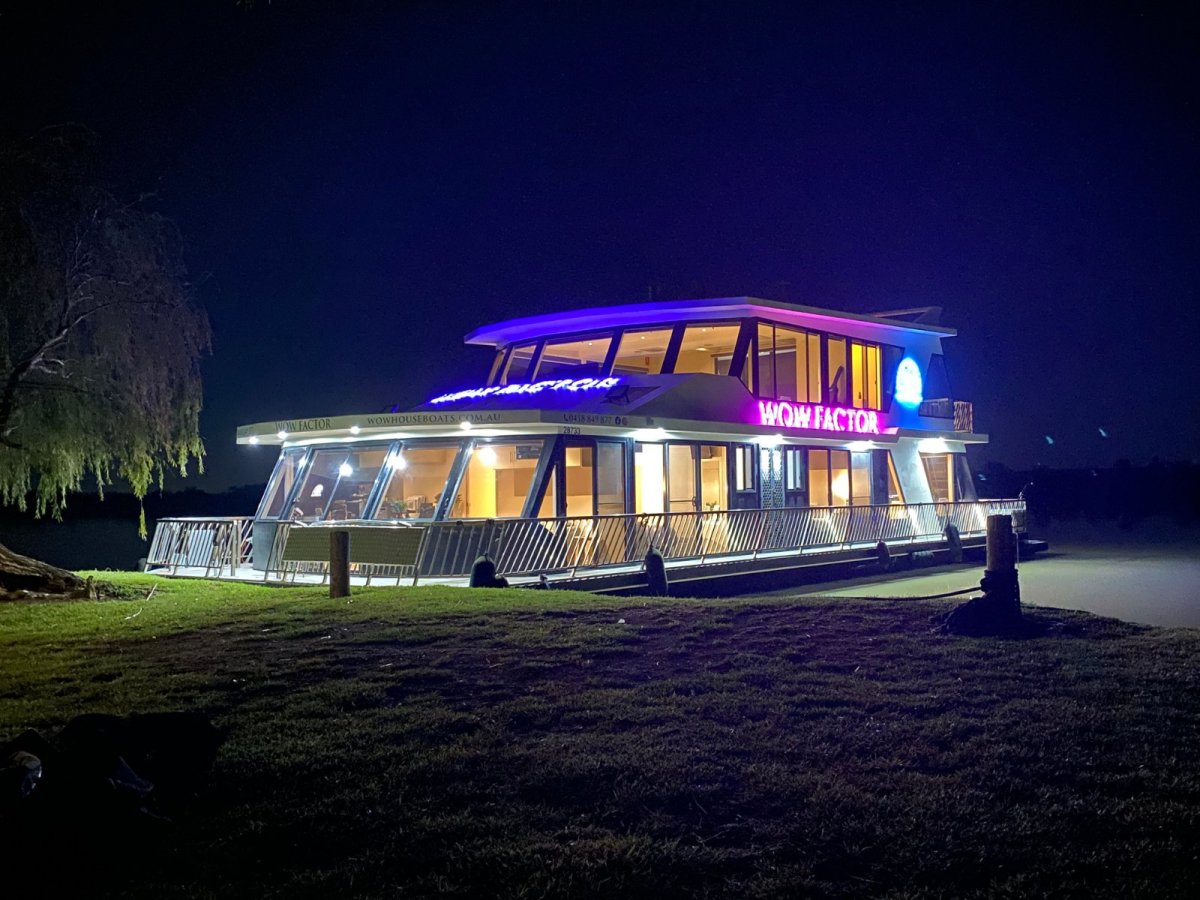 Wow Factor - Ultimate Luxury Commercial Houseboat