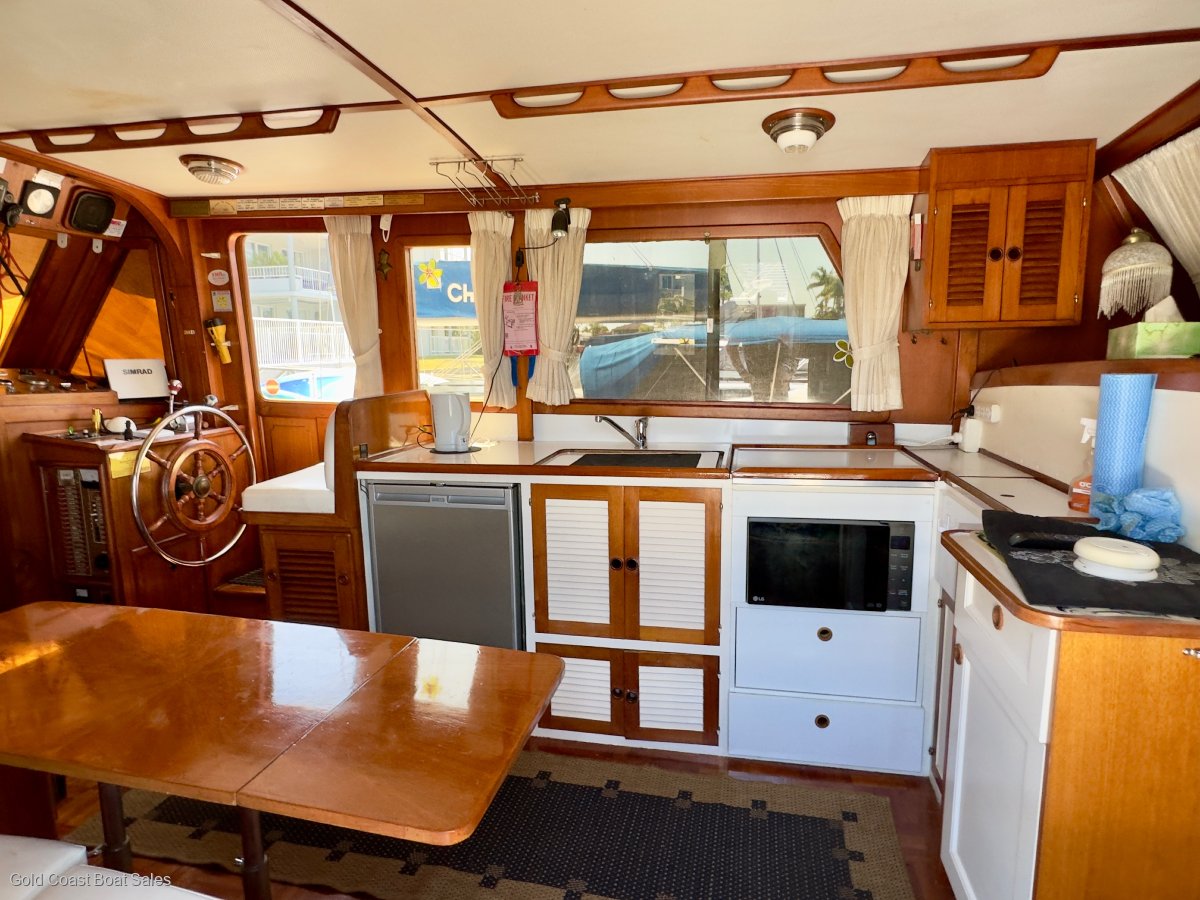 Lycrest 37 Flybridge Aft cabin Motoryacht