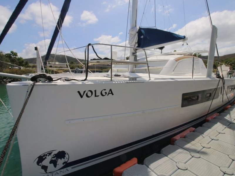 Catana 42 Carbon Infused 4 cabins/2 heads