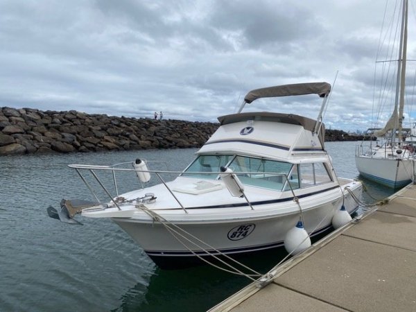 Bertram 25 Flybridge Fully Refitted
