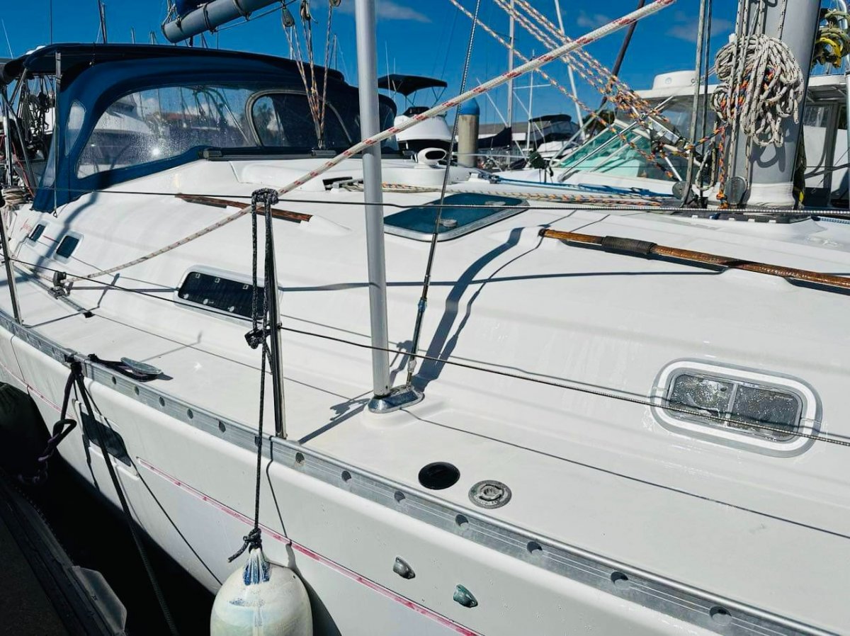 Beneteau Oceanis 381