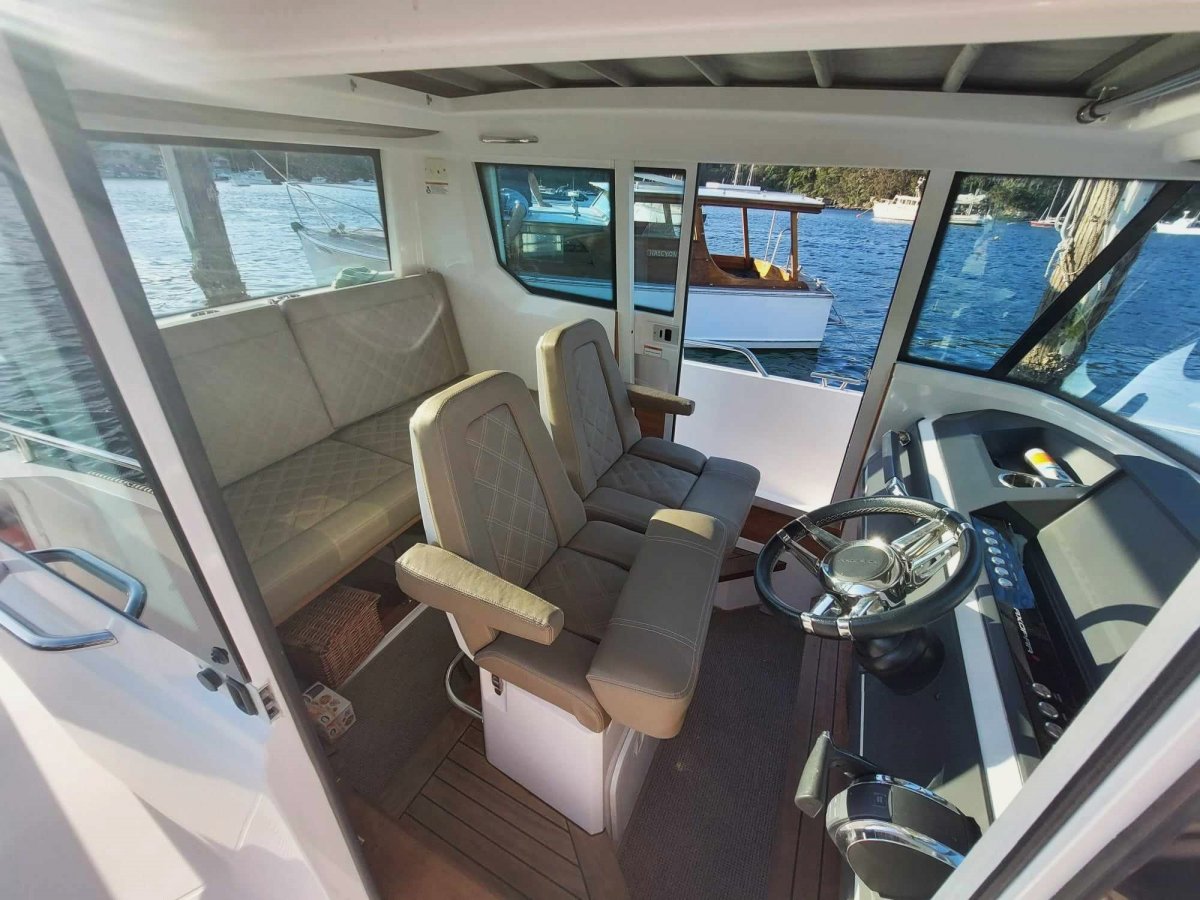 Axopar 28 Cabin