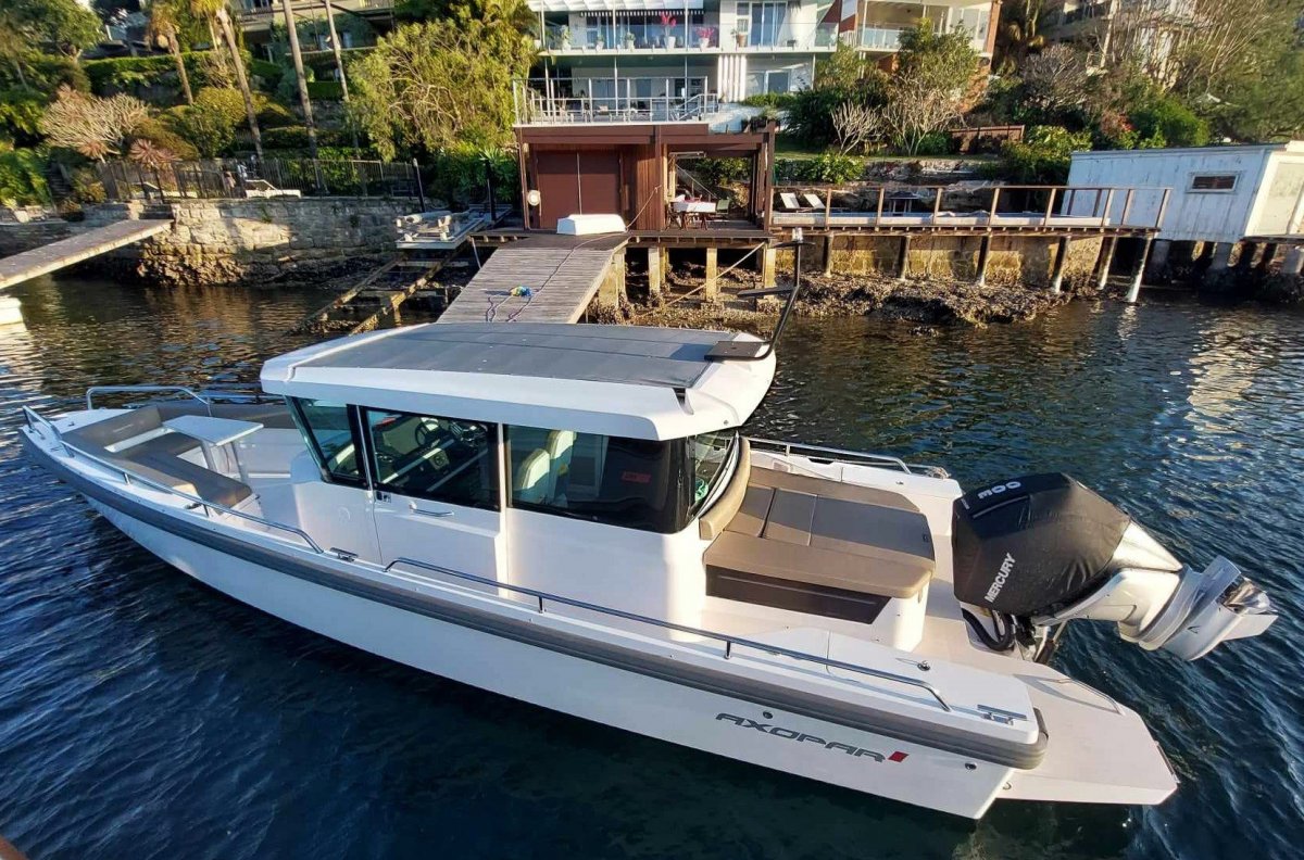 Axopar 28 Cabin