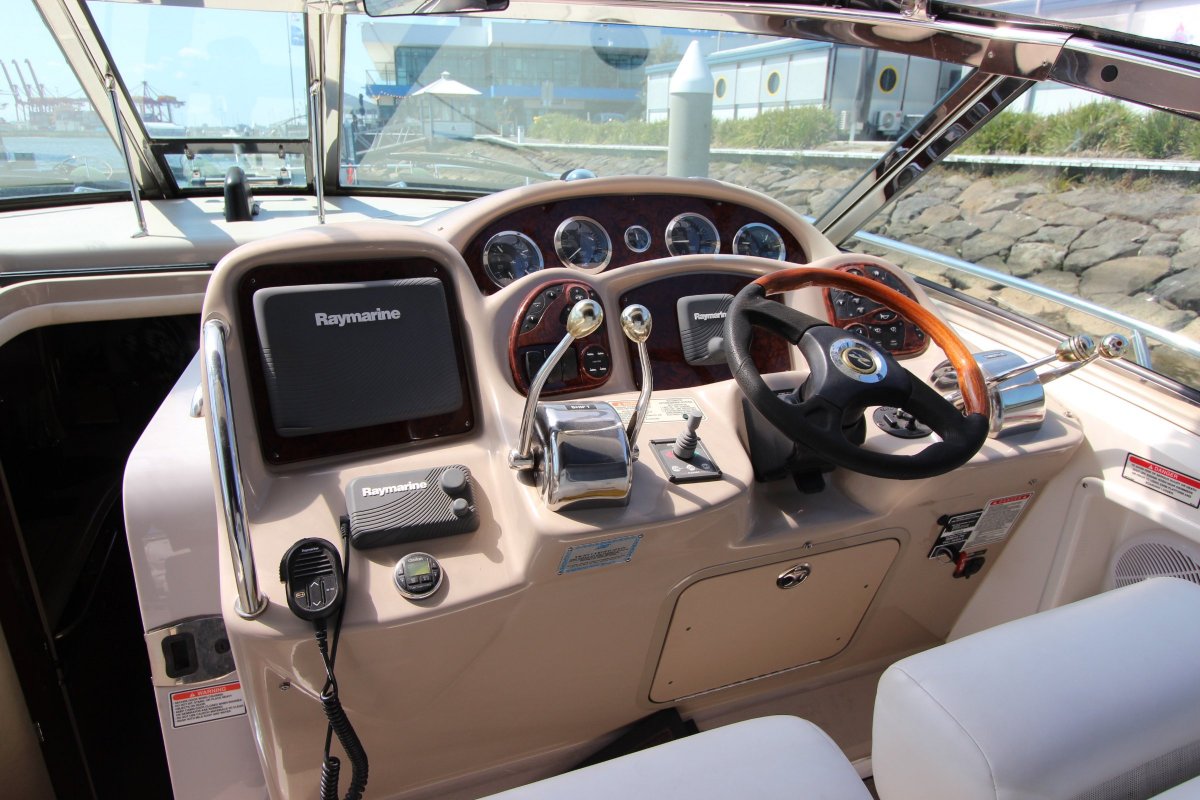 Sea Ray 355 Sundancer
