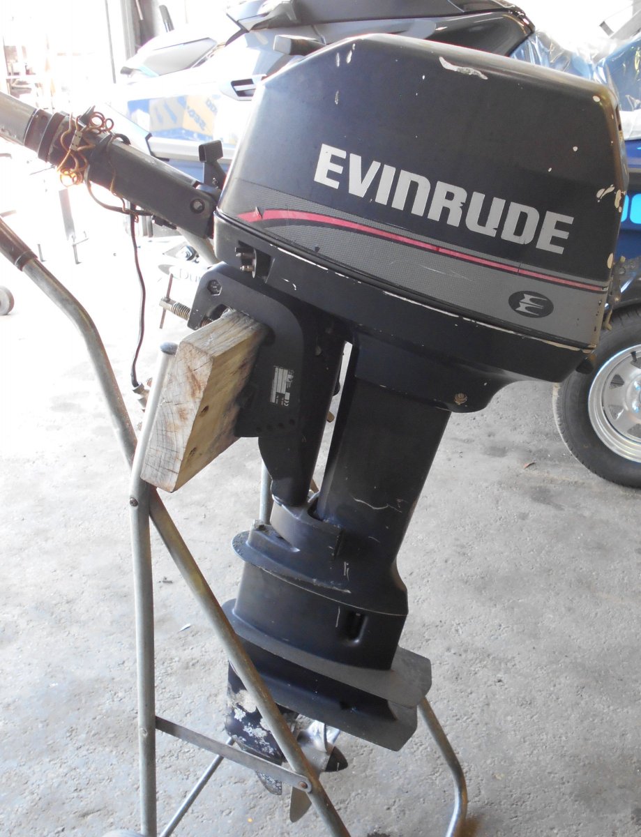 S/HAND EVINRUDE 8HP OUTBOARD