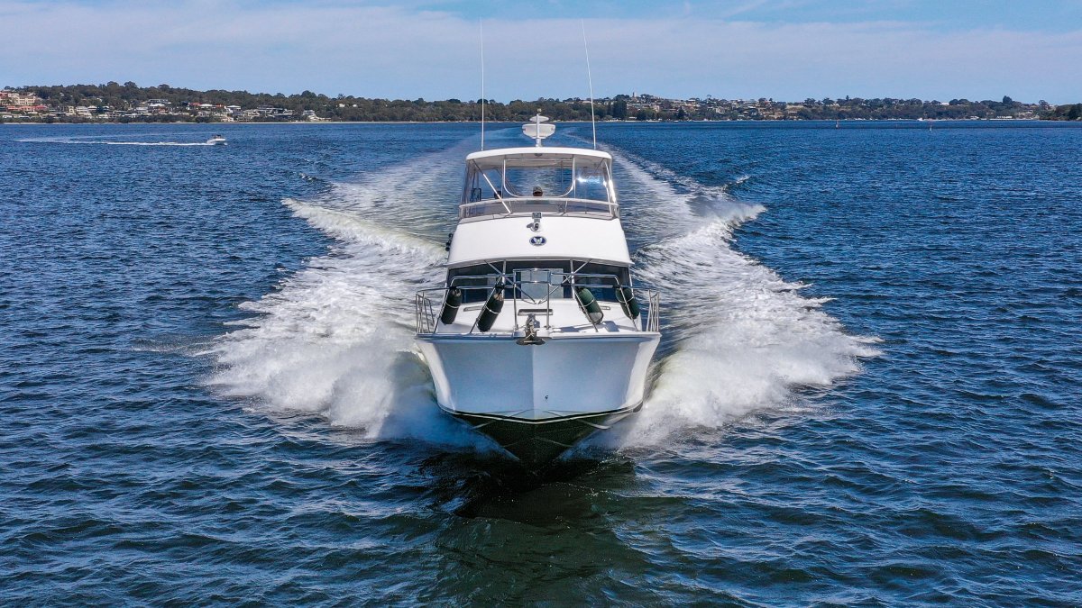 Caribbean 40 Flybridge Cruiser
