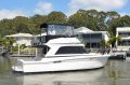 Riviera 3300 Flybridge
