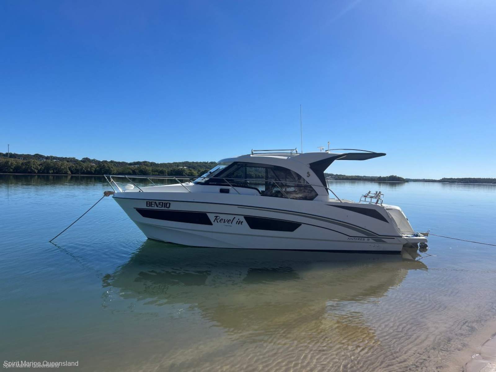 Beneteau Antares 9.0 OB