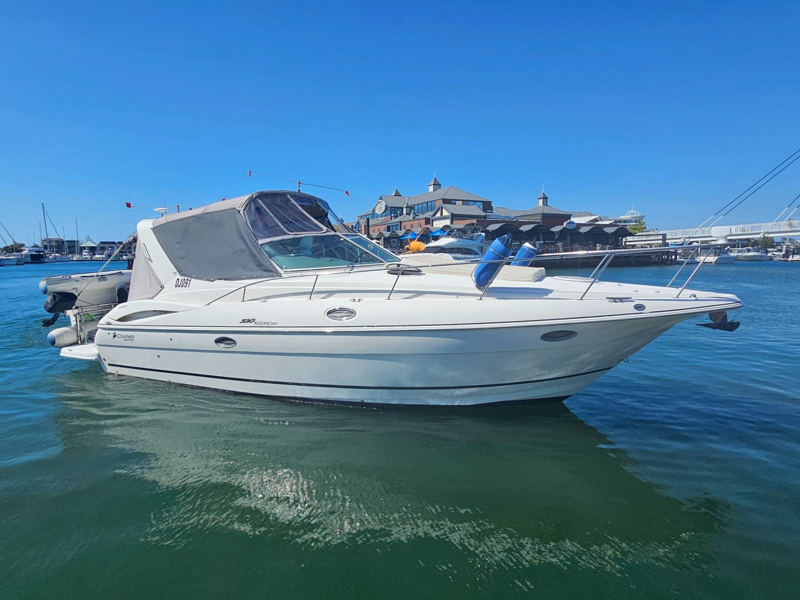 Cruisers Yachts 320 Express Yanmar Diesel Motors with 540 hours, Shaft-Driven