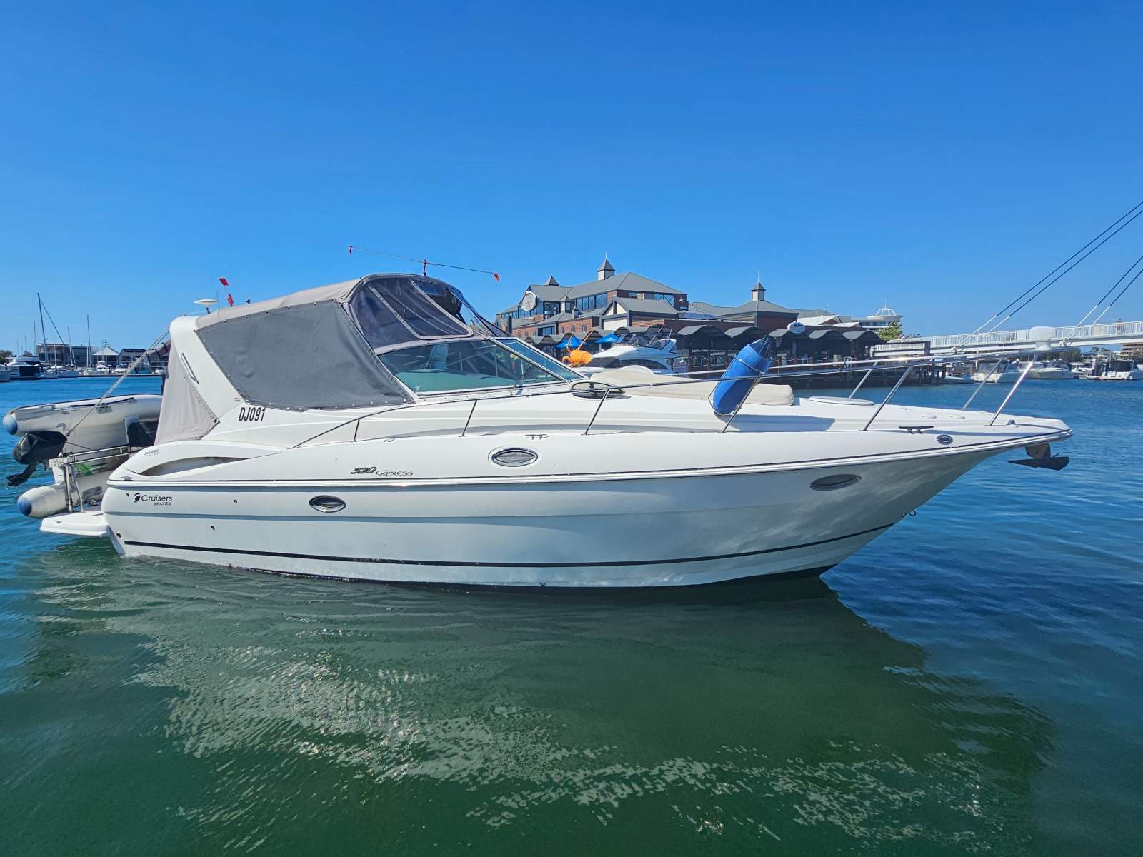 Cruisers Yachts 320 Express Yanmar Diesel Motors with 540 hours, Shaft-Driven