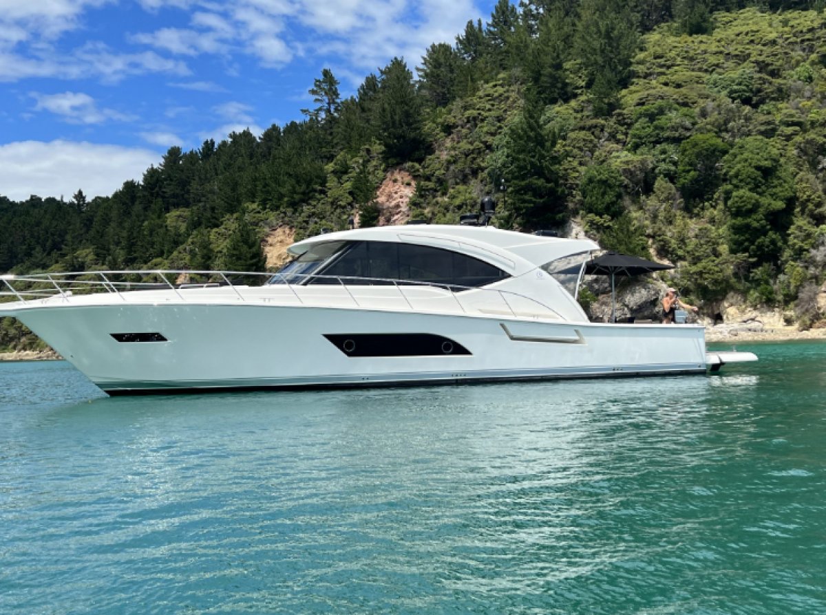Riviera 565 SUV