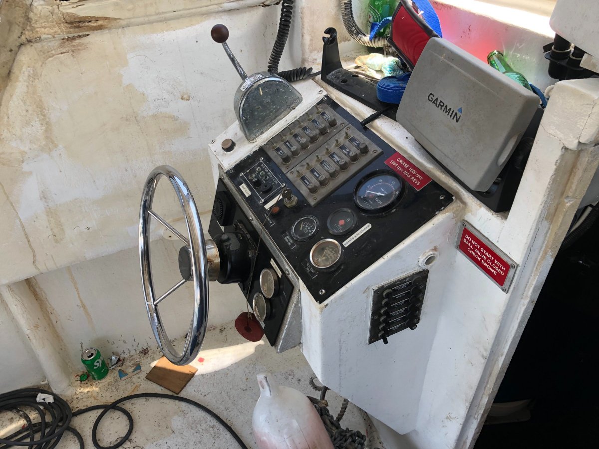 Ex Cray Dive Boat Diesel Fiberglass (Darwin NT)
