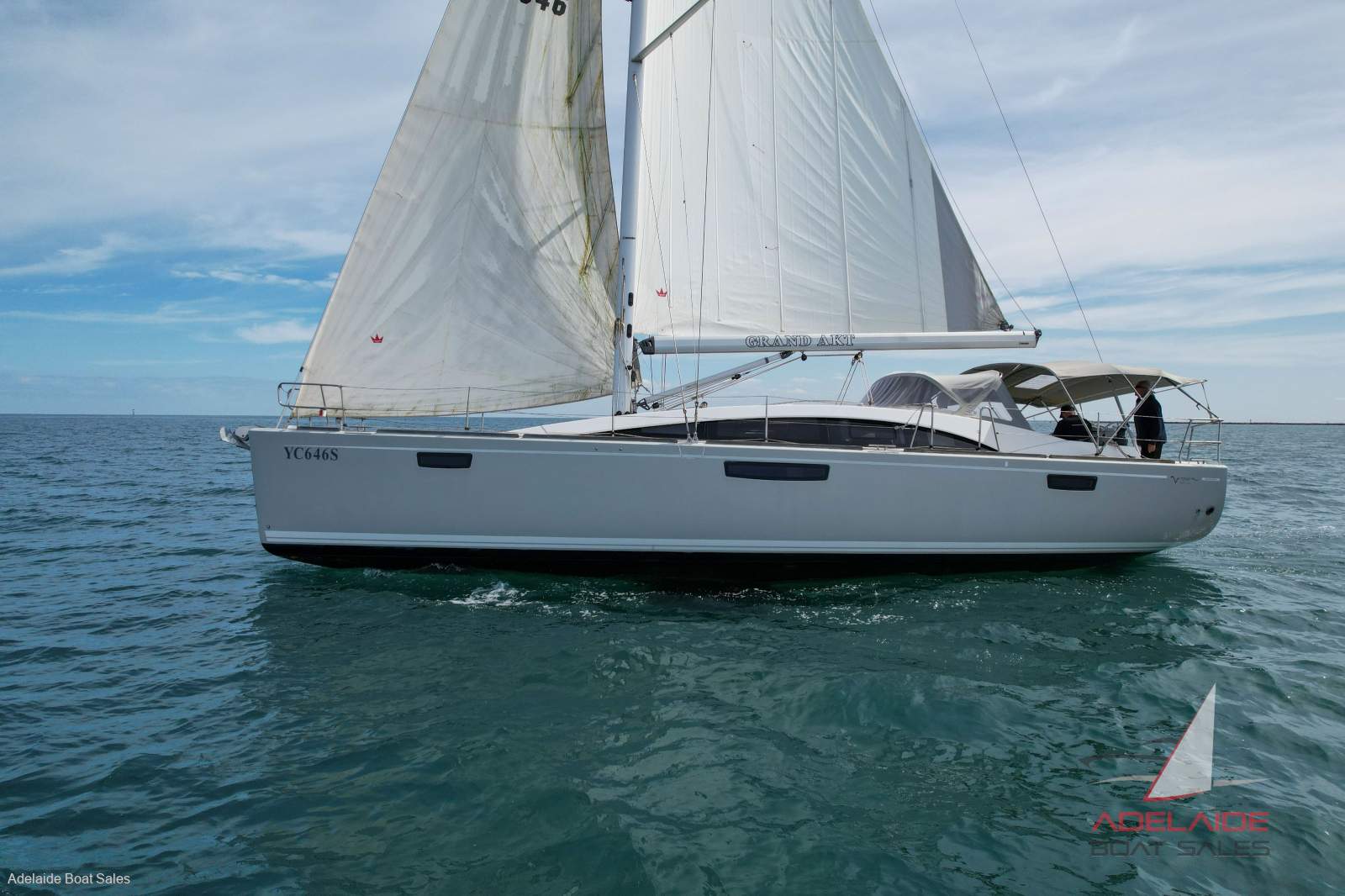 Bavaria Vision 46 Bow + Stern Thruster