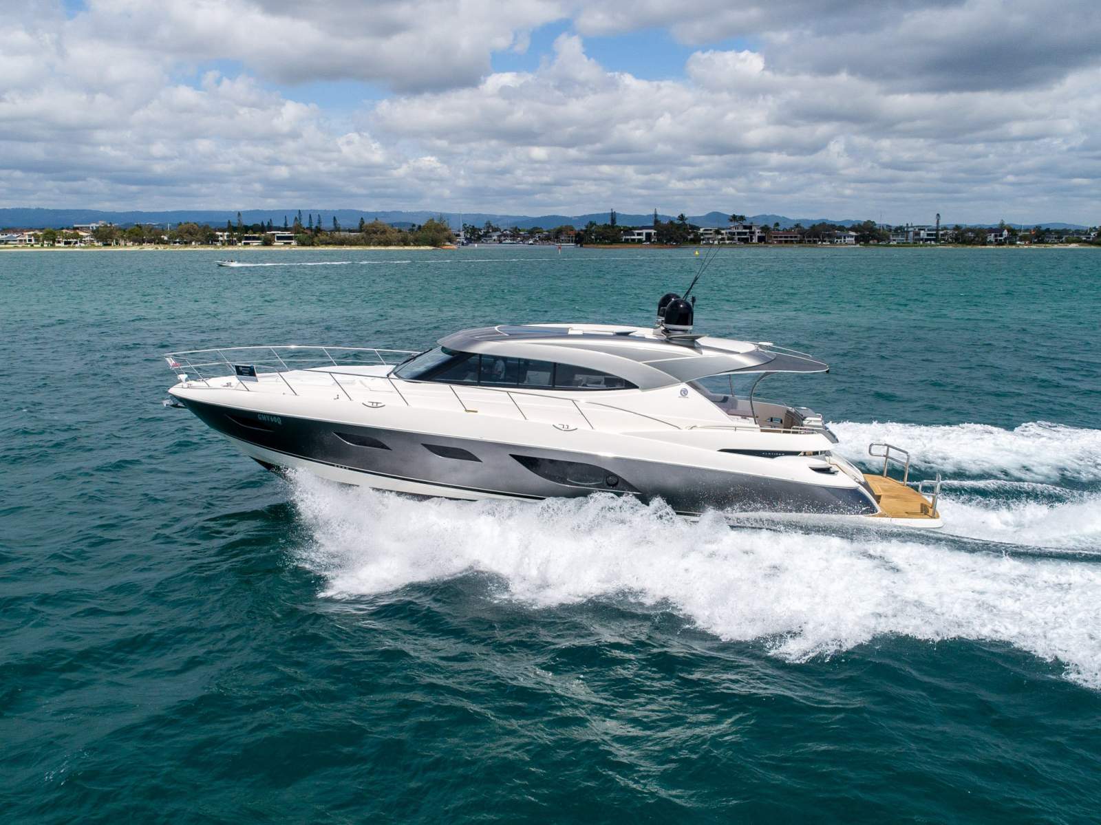 Riviera 6000 Sport Yacht Platinum Edition