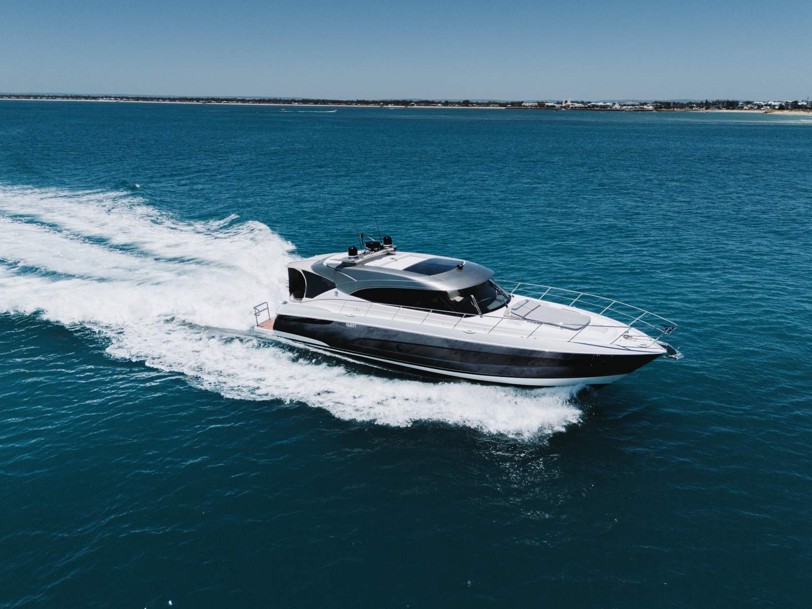 Riviera 5400 Sport Yacht Platinum Edition