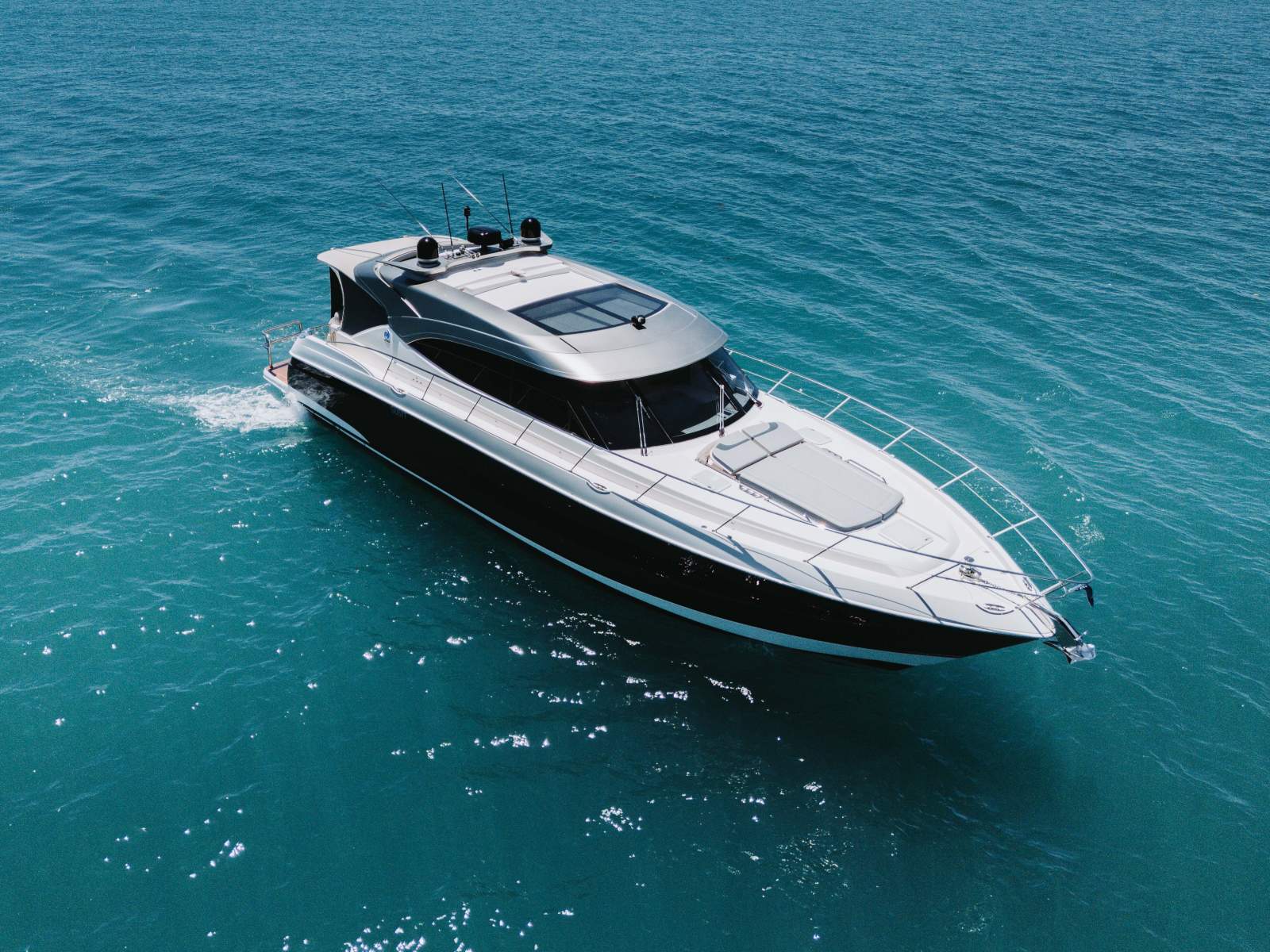 Riviera 5400 Sport Yacht Platinum Edition