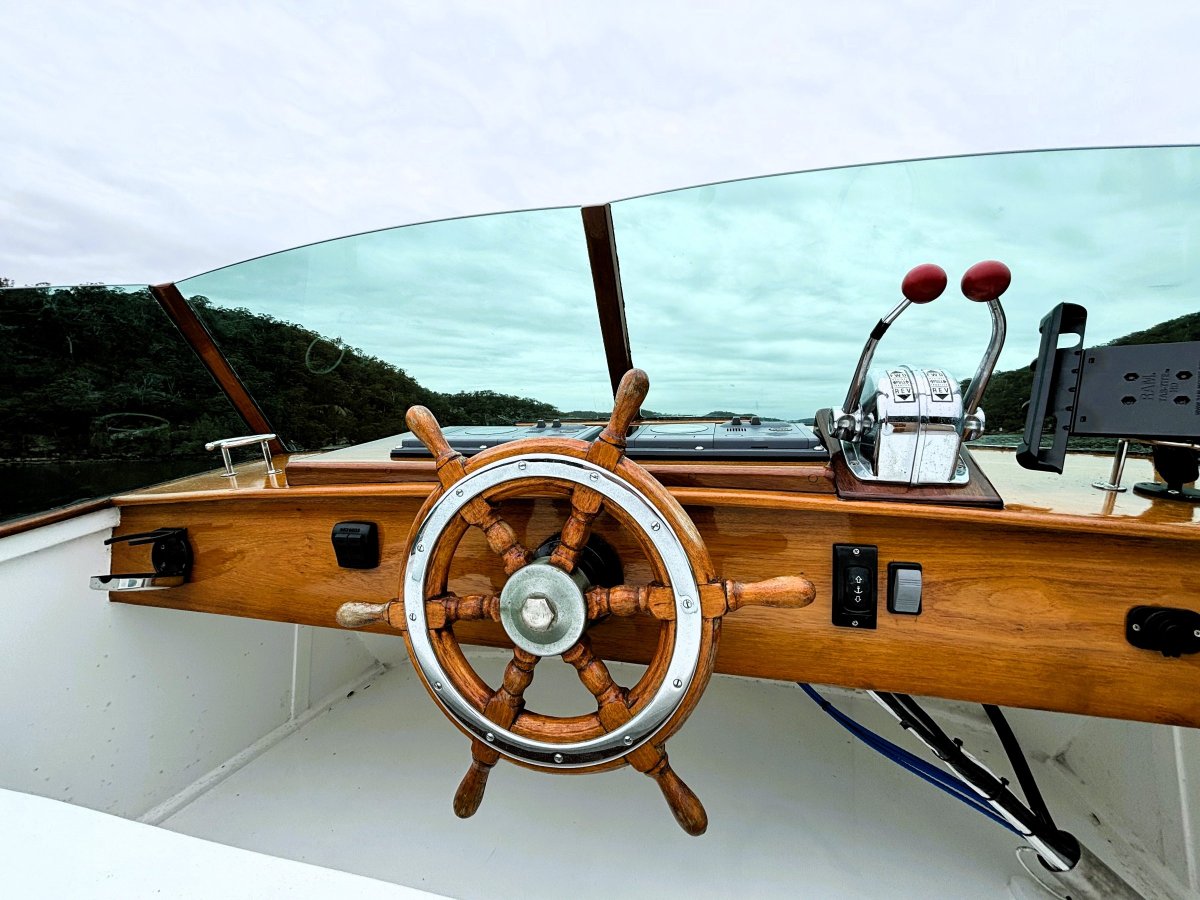 Halvorsen 32 Viking Bridgedeck 32