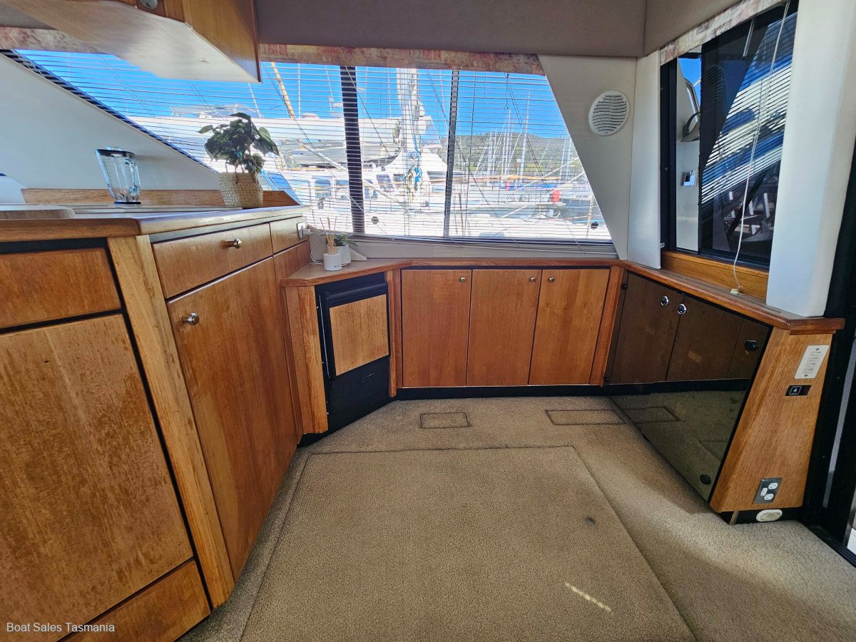Bayliner 3988 Command Bridge Motoryacht Le Sands